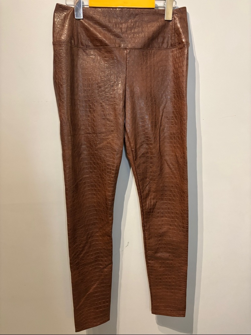 NWOT 7 For All Mankind Faux Leather Croc Embossed Patterned Brown Leggings - Picture 5 of 8